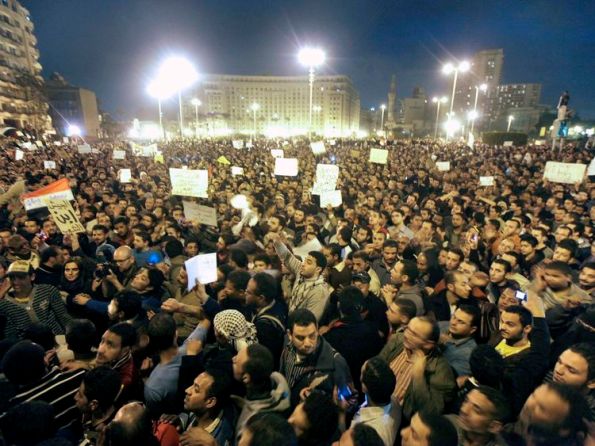PROTESTA EN PLAZA DEL CENTRO DE EL CAIRO