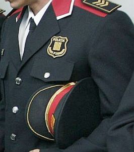 20081003_25mossos_tcm32-82433