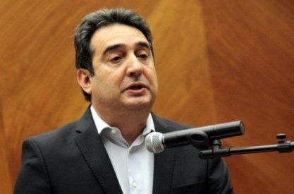 Manuel-Bustos-en-el-momento-de_54365392282_53389389549_600_396